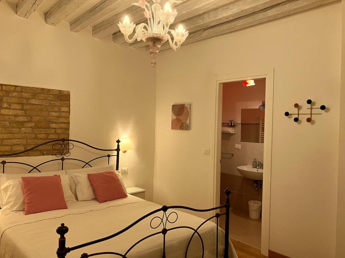 B&B Residenza Corte Antica Venedig Exteriör bild